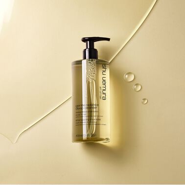 Gentle Radiance Deep Cleanser Cleansing Shampoo - SHU UEMURA | L'Oréal Partner Shop